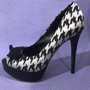 Jessica Simpson heels